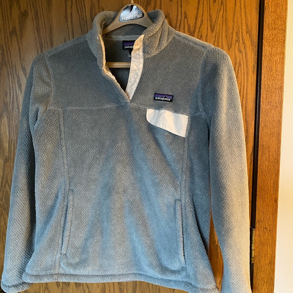 Patagonia Gray and Blush quarter button Sweater with Cozy Fleece